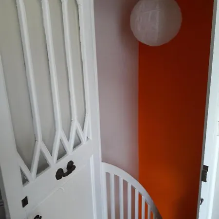 Duplex Independant 36 M2, Fond De Jardin Bed and Breakfast *